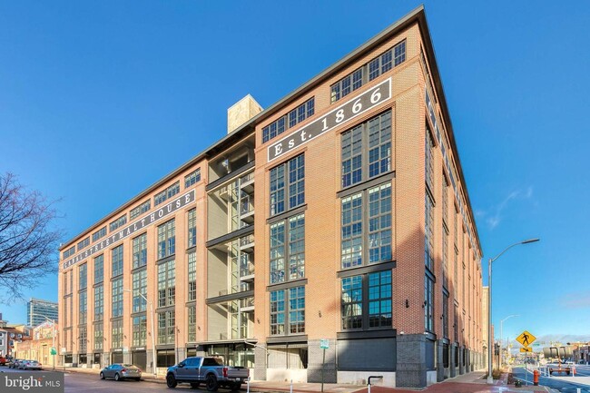 Building Photo - Live in luxury in the heart of Baltimore's esteemed Little Italy neighborhood!