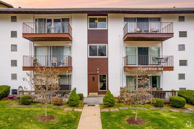 Photo - 129 Baywood Ave