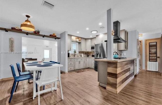 Photo - 3039 Grant St