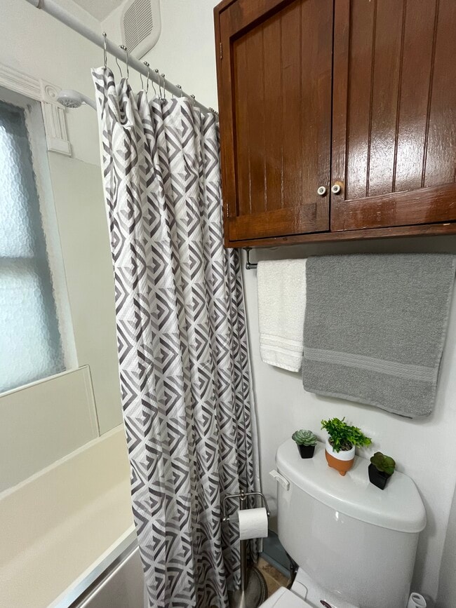 Photo - 225 Frederick St