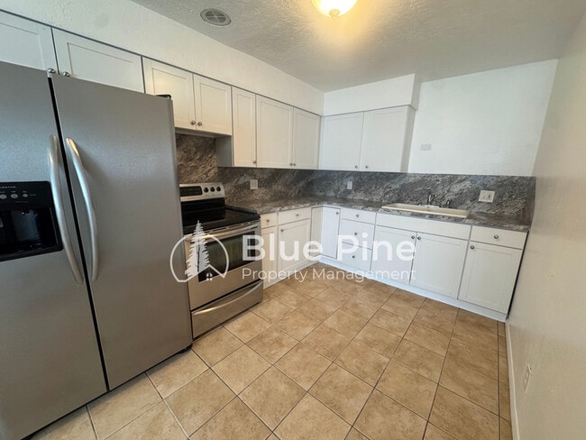 301 E 18th St Unidad 2