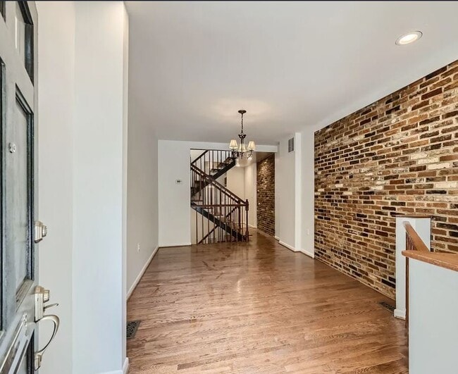 Photo - 827 S Charles St