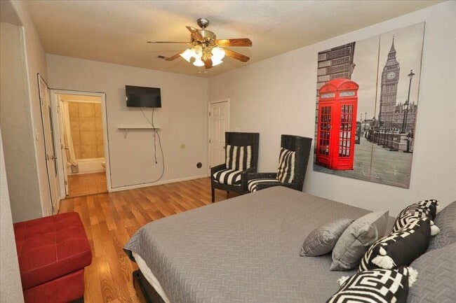 Building Photo - 13121 Vickery St Unit 5