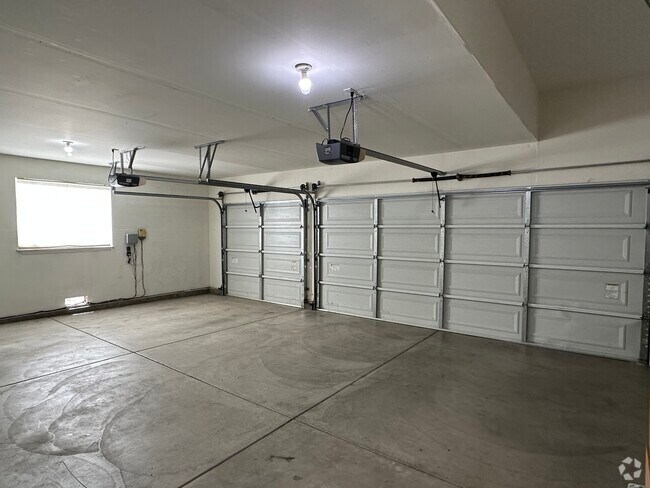Building Photo - 1828 Ivanhoe Ave Rental
