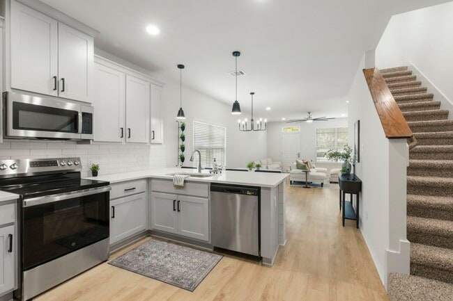 Building Photo - 228 Richards St