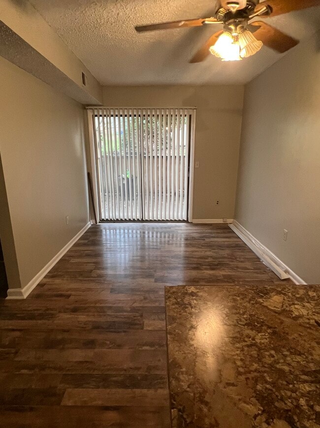 Photo - 537 Hickory Hill Dr