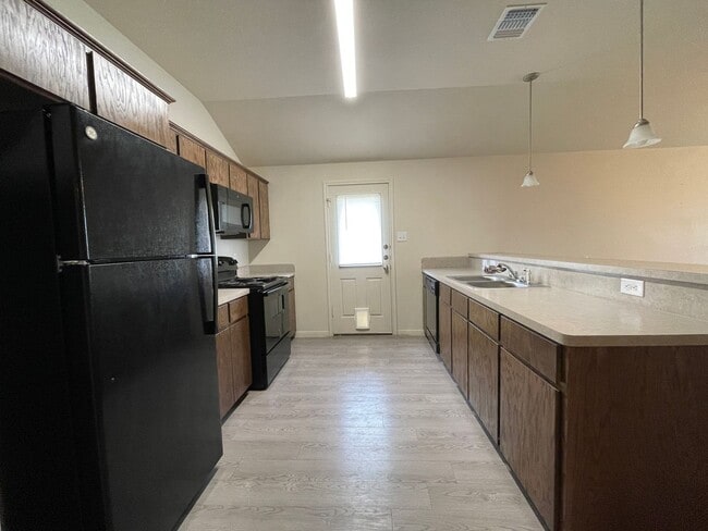 Photo - 5804 Rustler Dr Unidad B