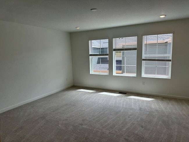 Photo - 684 Lillibrook Pl