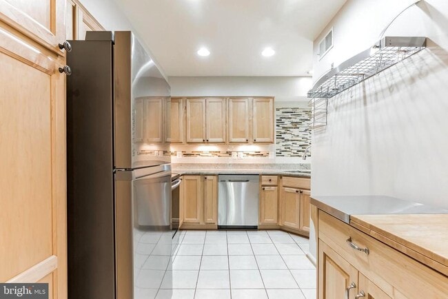 Building Photo - 2907 S Woodstock St