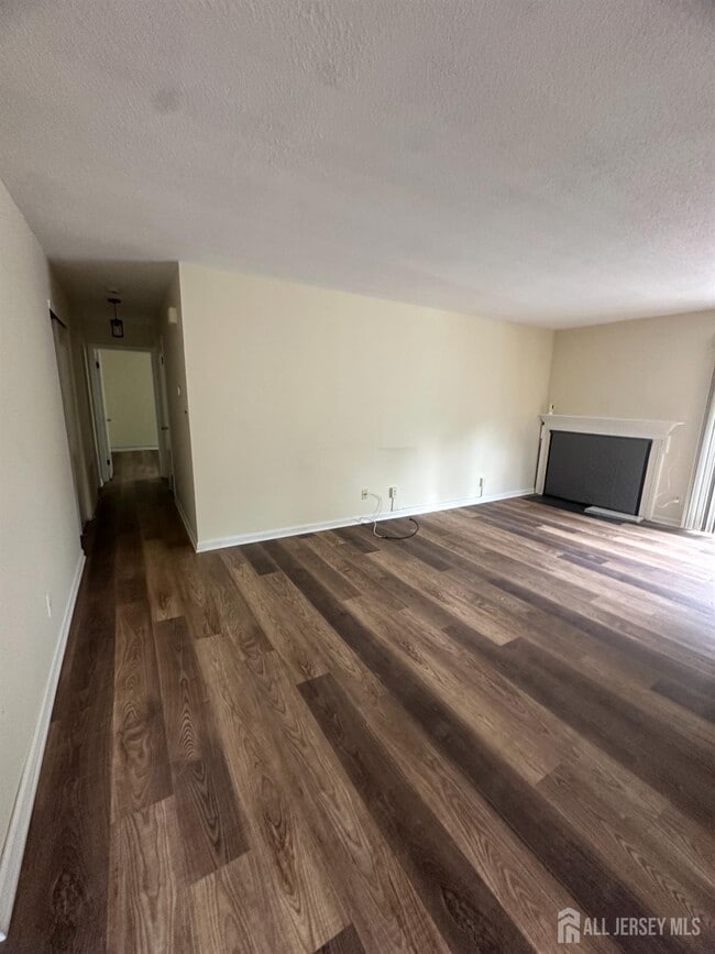 Photo - 18 Foxtail Ln