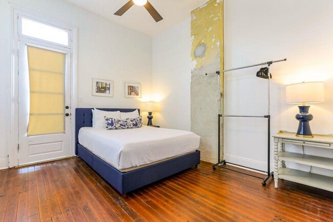 Photo - 2434 Valence St Unit ID1268184P