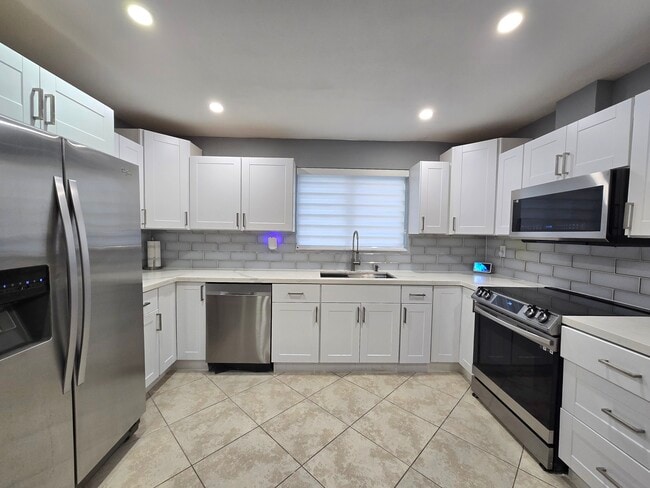 Building Photo - 7870 NW 11th Ct Rental