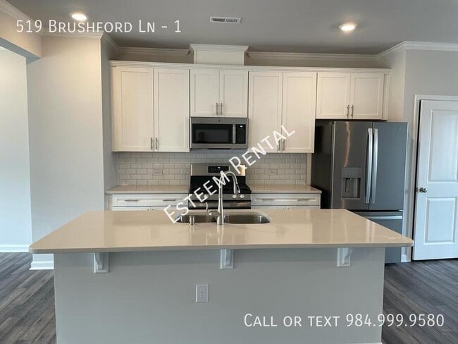 Photo - 519 Brushford Ln