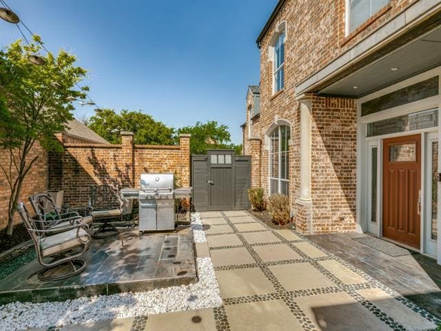 2816 Prestonwood Dr