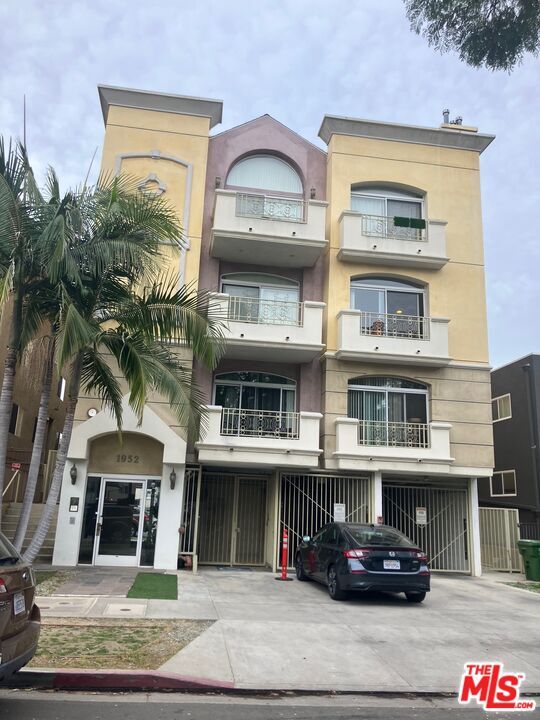 Photo - 1952 Selby Ave Unit 103