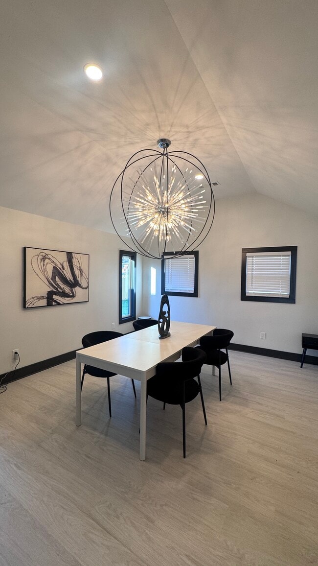 Photo - 2054 Fargo Pl SE