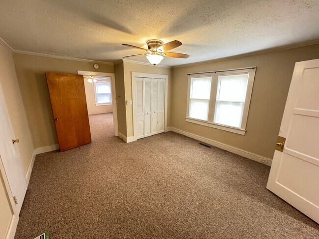 Photo - 1Bd/Ba Duplex w/ open Garage off Lane St