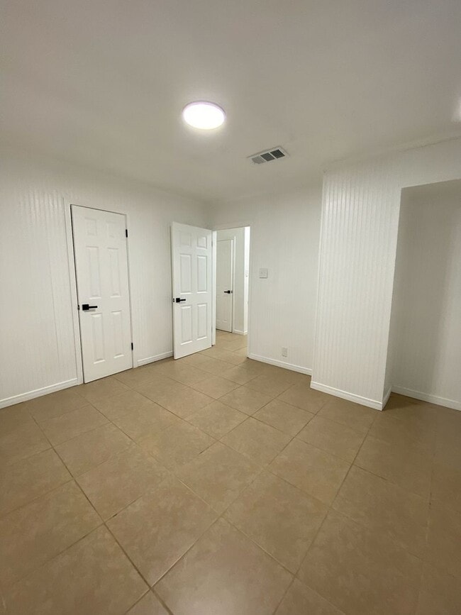 Photo - Affordable 2 Bed / 1 Bath Rental in Port N...