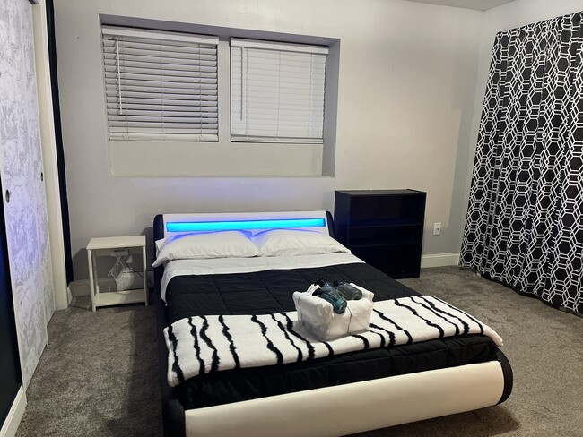 Photo - 2866 Elm Ave