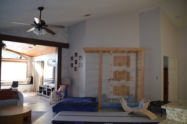 Photo - 615 Anhinga Rd