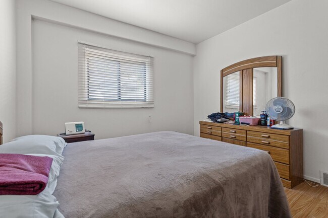 Photo - 569 Woodmont Ave Unidad C