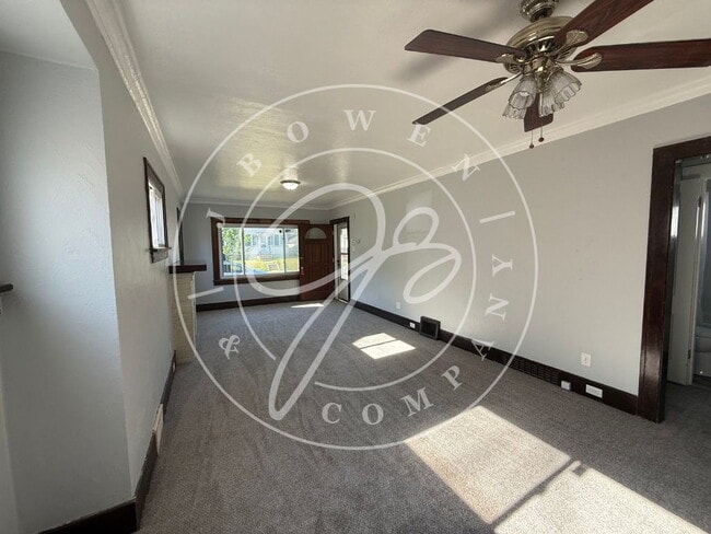 Photo - "Charming 2-Bedroom Retreat in West Toledo with huge garage.