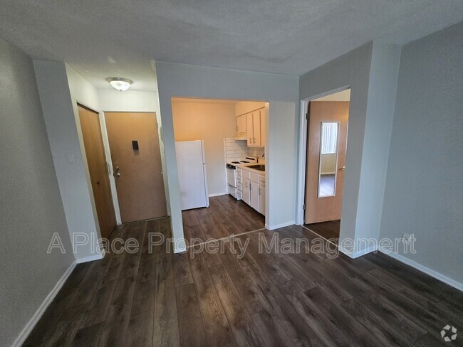 Building Photo - 2727 Hampton Ave Rental