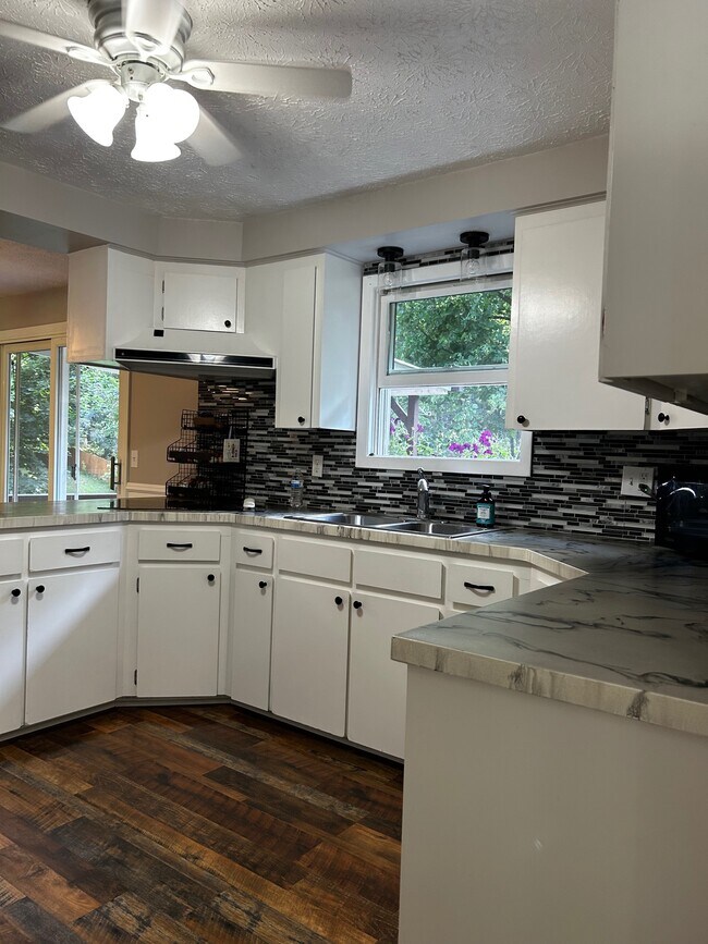 Photo - 14834 Hawkins Rd