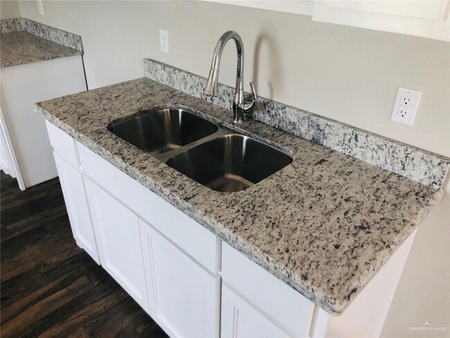 Photo - 12 Valeria St Unit 1