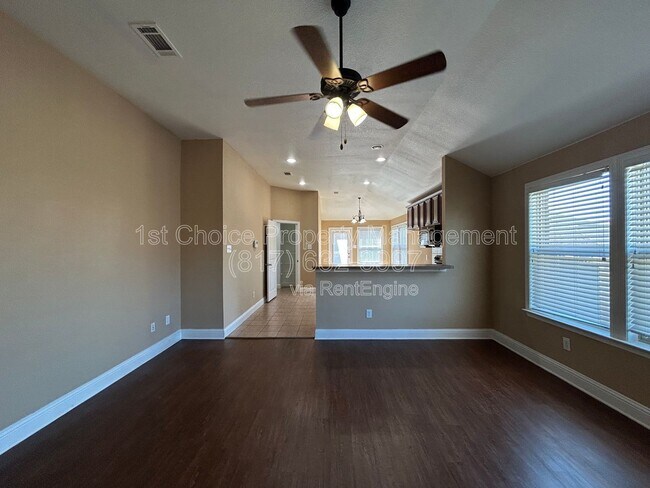 Photo - 5865 Fir Tree Ln