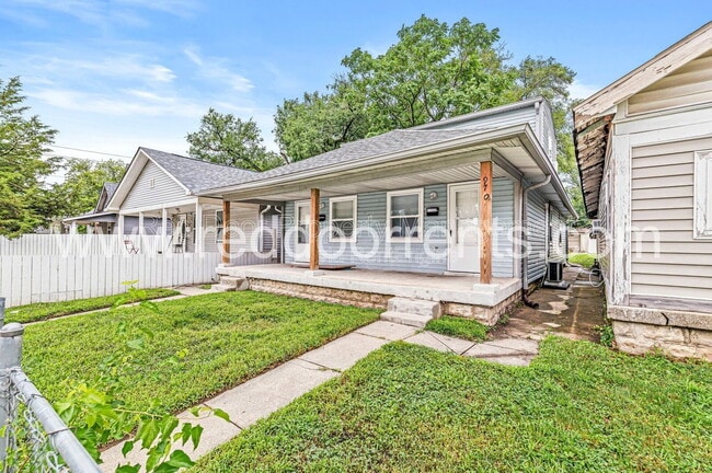 Building Photo - 970 Edgemont Ave
