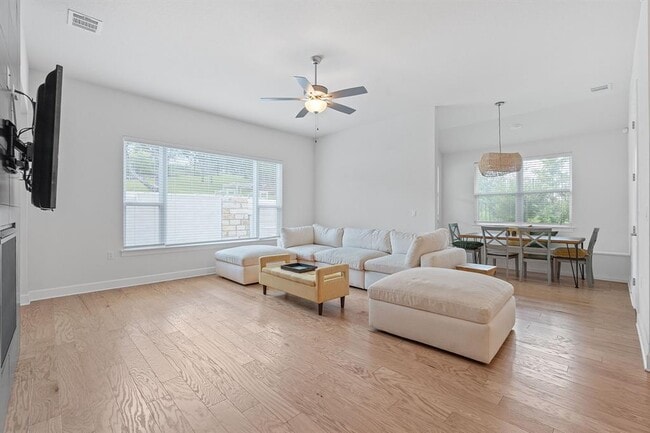 Photo - 104 Majestic Arroyo Way