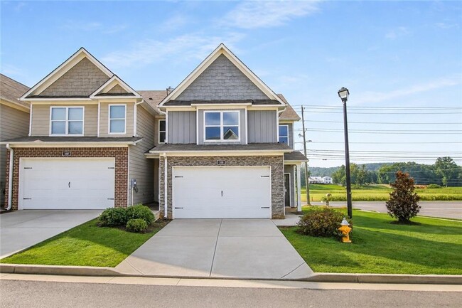 100 Squarewood Ln NW