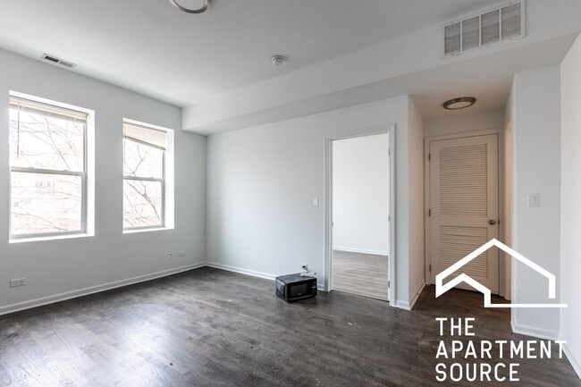 Photo - 5054 N Winthrop Ave Unit 201