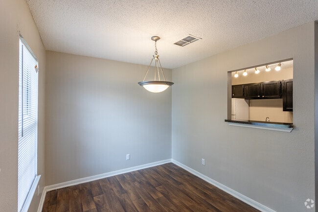 2BR, 2BA - 1,098SF - Dining Room - Cypress Creek Townhomes