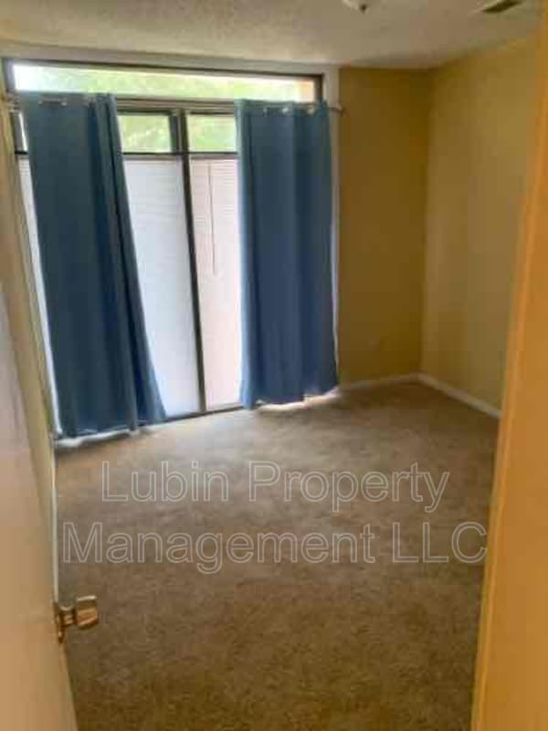 Photo - 5618 Clarke Address