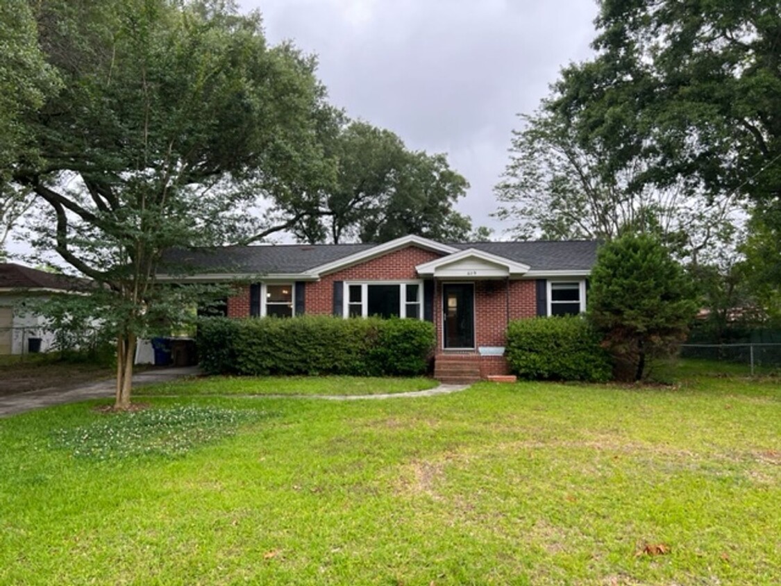 3 Bedroom 1 Bath House - James Island - 3 Bedroom 1 Bath House - James Island