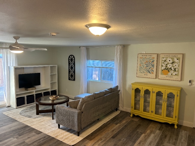 Photo - 841 W Santa Ana Ave