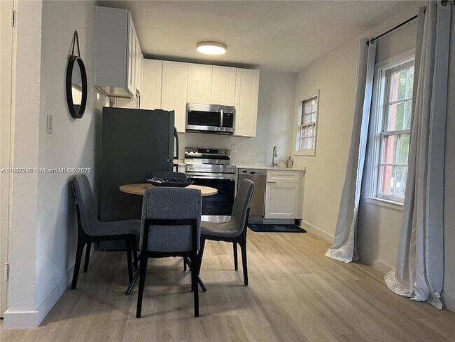 Photo - 421 75th St Unit 3