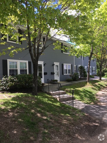 Building Photo - Yarmouth Green Apartment Homes