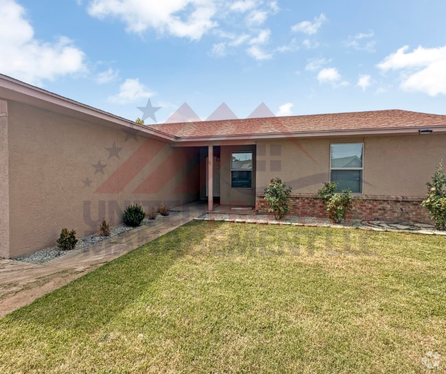 Building Photo - 3 bedroom 2 bathroom house for rent Carlsb...
