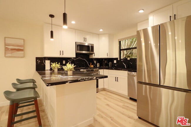 Photo - 918 N San Vicente Blvd