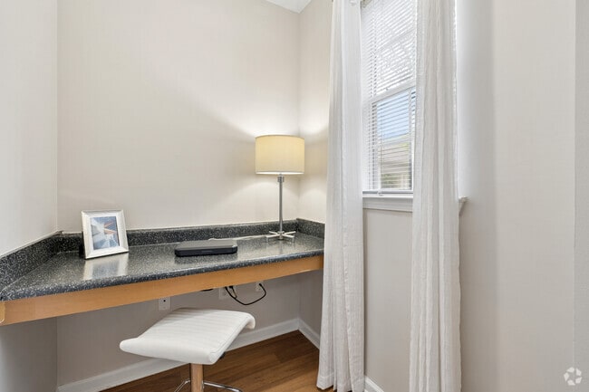 Brookstone - 2BR, 2BA - 1,131SF - Desk