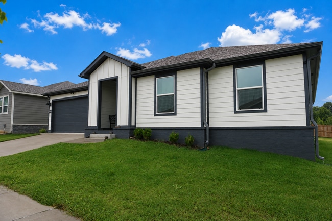 Photo - Newer Contemporary 3 bed / 2 bath Home in West Fayetteville - Available Aug 15th!