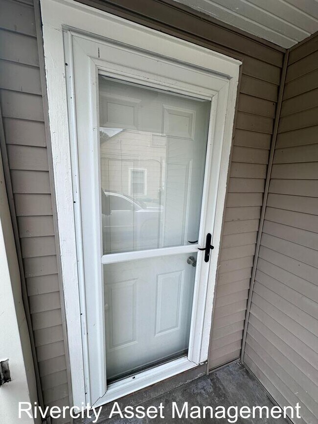 Photo - TWO-STORY BEAUTY IN BERCLAIR!!!! SECTION 8...