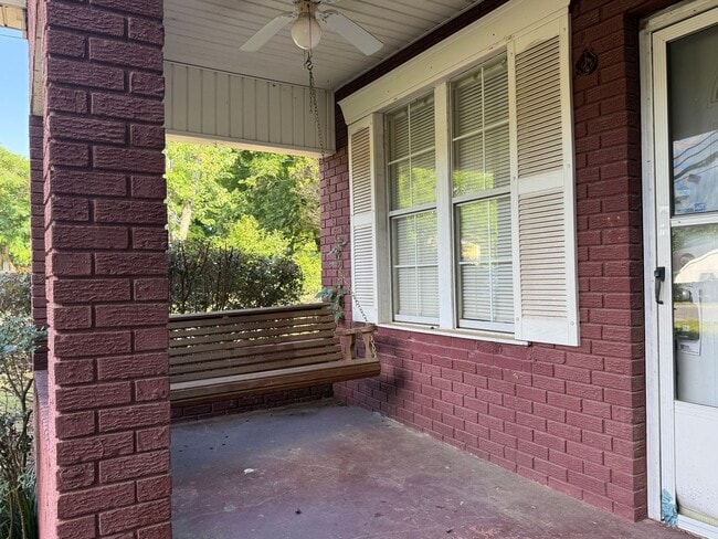 Photo - 704 E North St