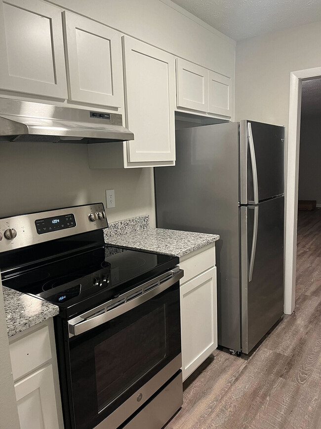 Photo - Devonwood Apartments