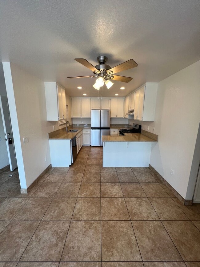 Photo - Move in Special!! $1000 off 1st Month's Rent!! Unidad 849
