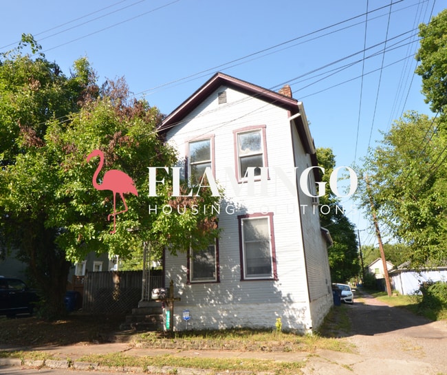 Building Photo - 123 Cross St Rental