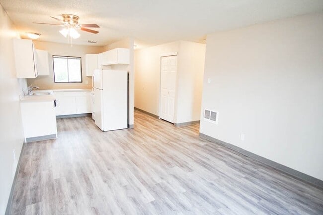 Photo - Near OHSU-Nicely Renovated 1Bdr w/Large Cl... Unit 211